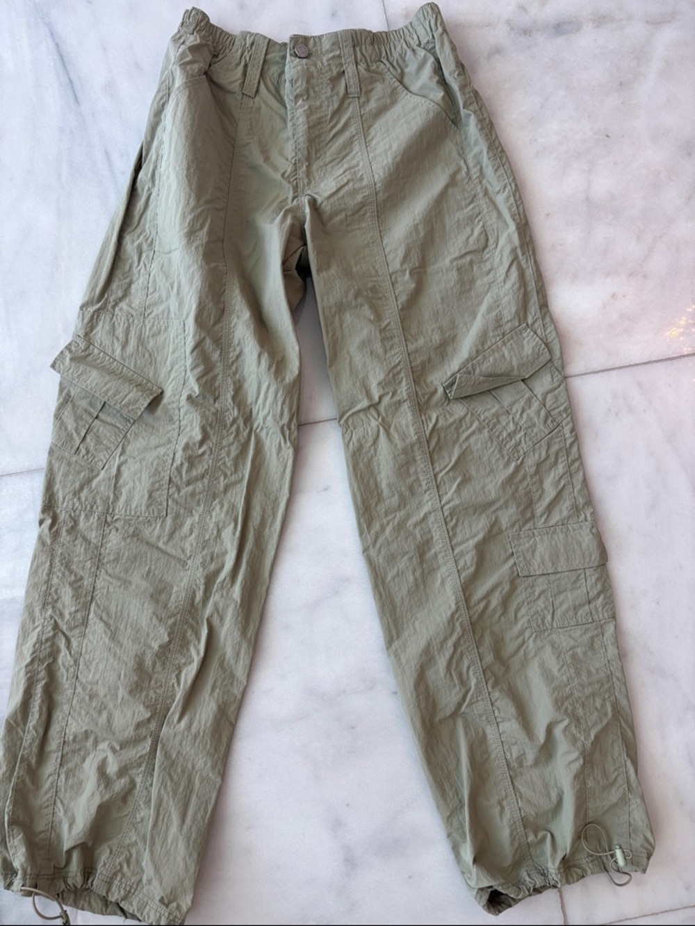 Woman’s Cargo Pants in Light Olive